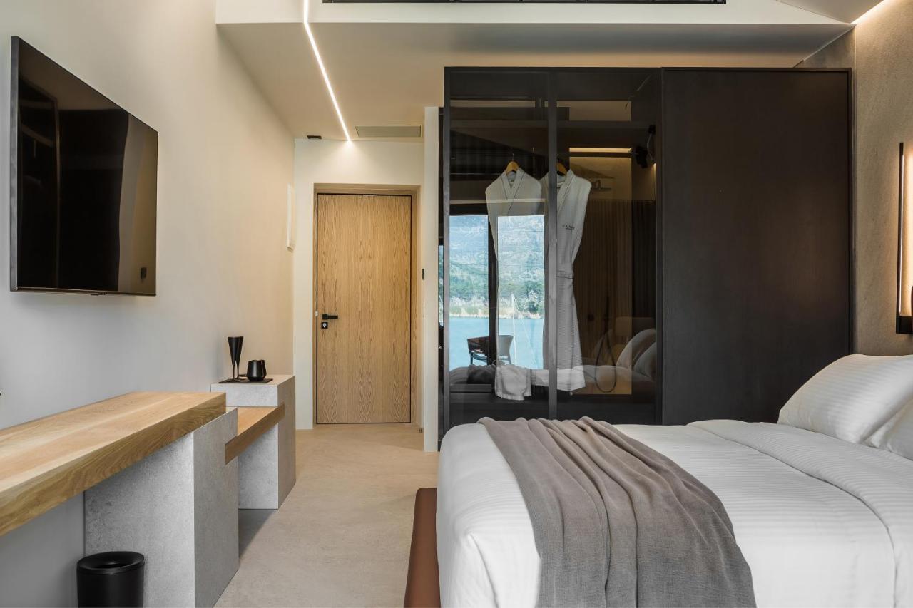 Canale Hotel & Suites Аргостолион Экстерьер фото